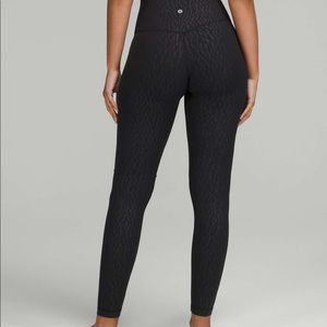 Lululemon Align 28 Black Emboss size 6